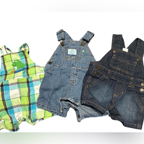 32 NB 0-3 MO bay boy lot -onesies-jumpers-sleepers-pants - Picture 2 of 6